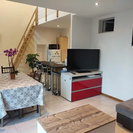 Maison Proche Gare Neufchâteau